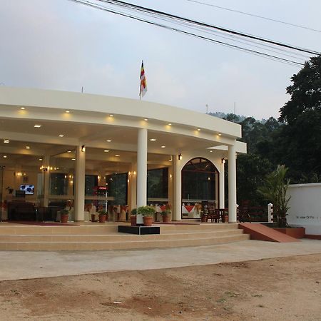 נלת'אניה Delhousie Hotel מראה חיצוני תמונה