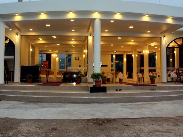 נלת'אניה Delhousie Hotel מראה חיצוני תמונה