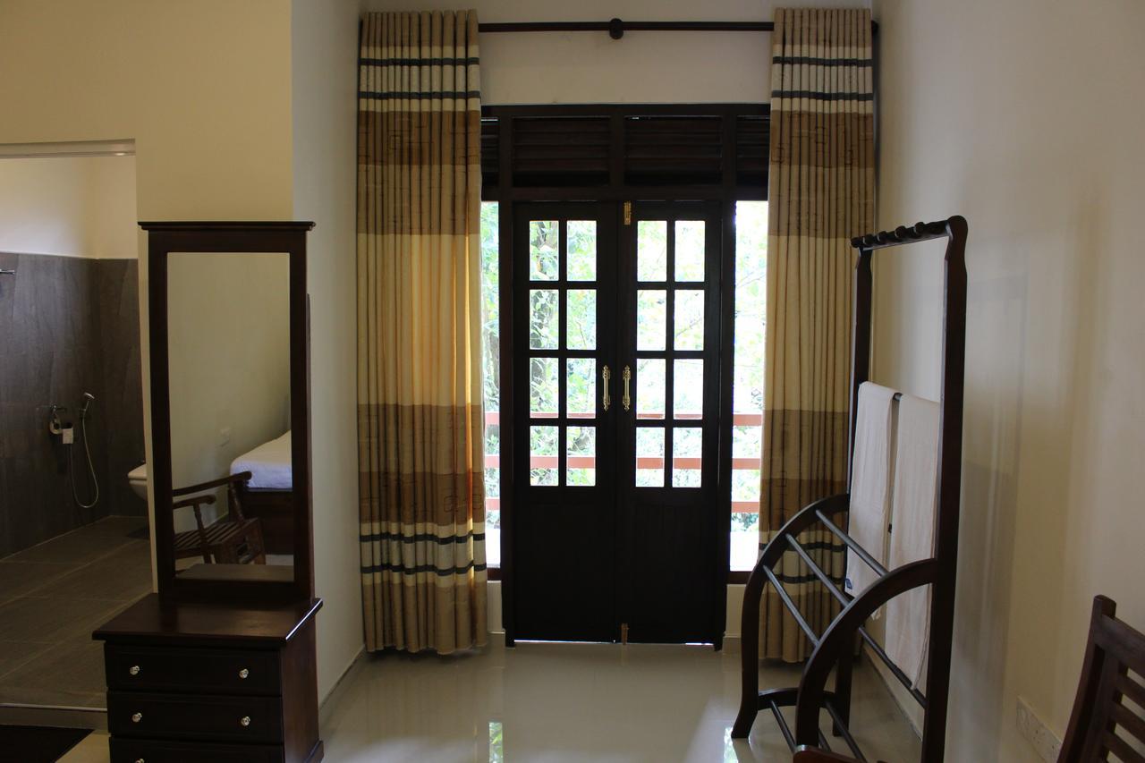 נלת'אניה Delhousie Hotel מראה חיצוני תמונה