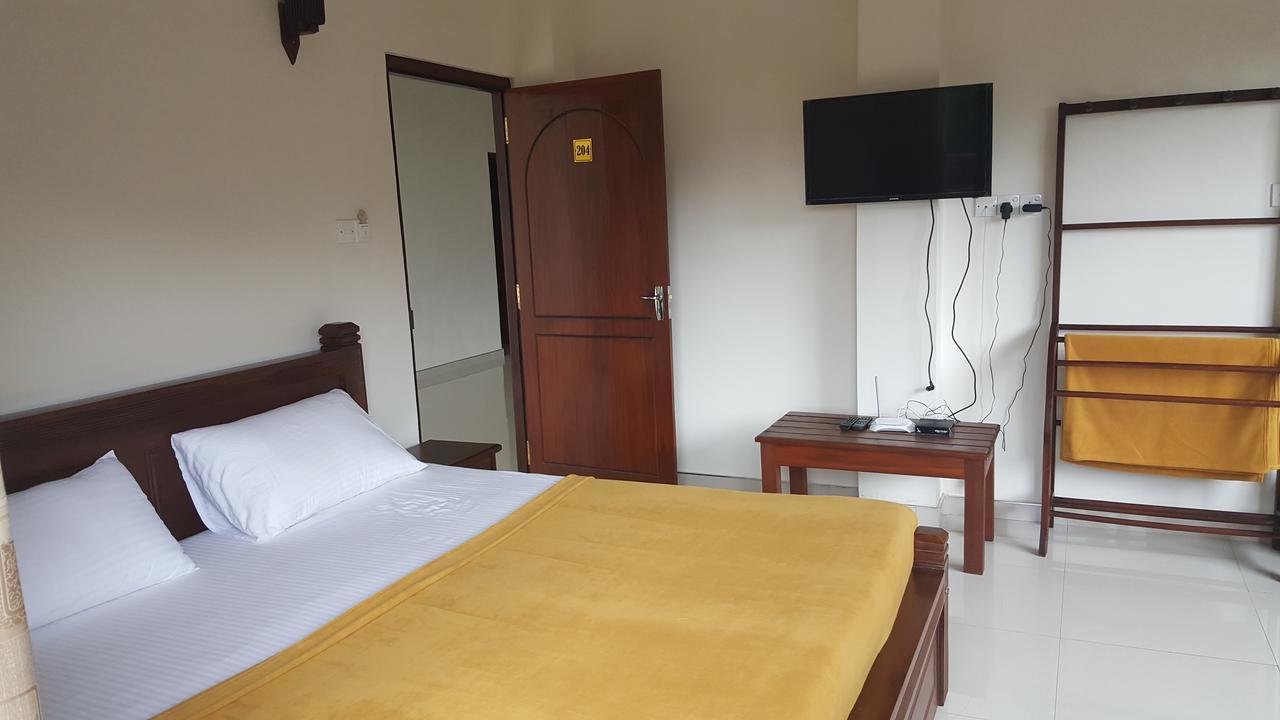 נלת'אניה Delhousie Hotel מראה חיצוני תמונה
