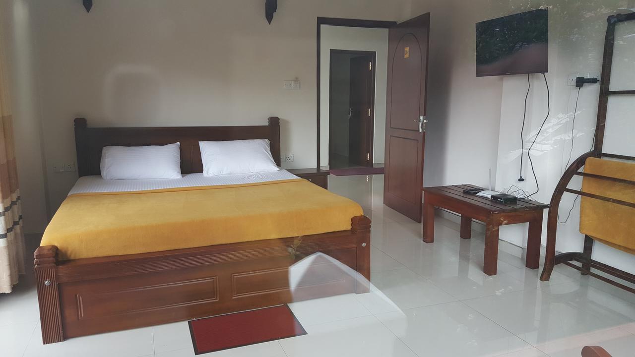 נלת'אניה Delhousie Hotel מראה חיצוני תמונה
